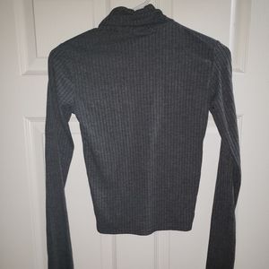 Prince and Fox Gray turtleneck Small